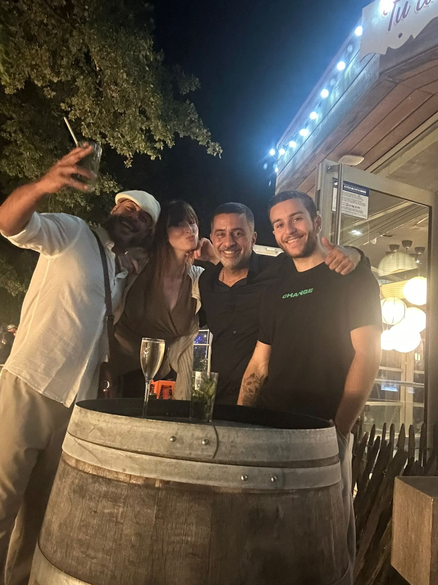 Le groupe et ses proches après le concert